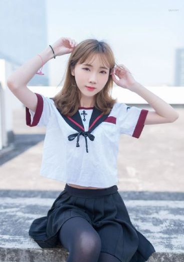 马龙和王楚钦看樊振东追星的样子
