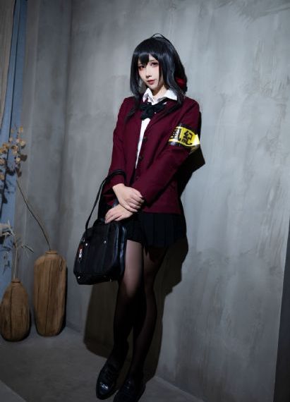 25岁女高中生