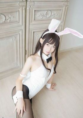 孙杨提前伸脖子等待金牌