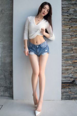 黑皮辣妹