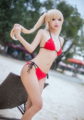张颂文